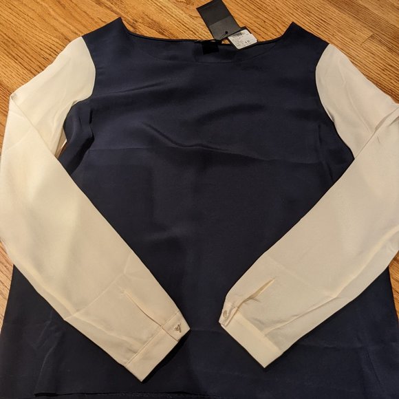 Minimalist long sleeve shirt - Picture 1 of 2